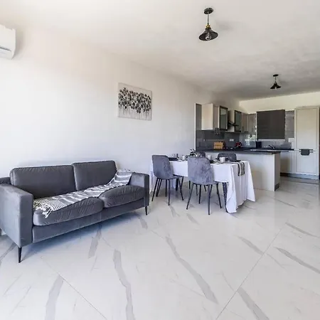 Sunset Bliss Luxury Apartment St. Paul's Bay